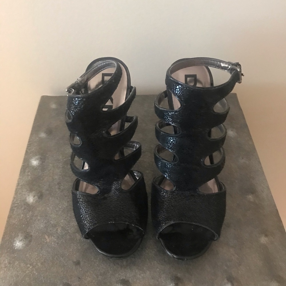 DKNYC black strappy platform sandal style shoe